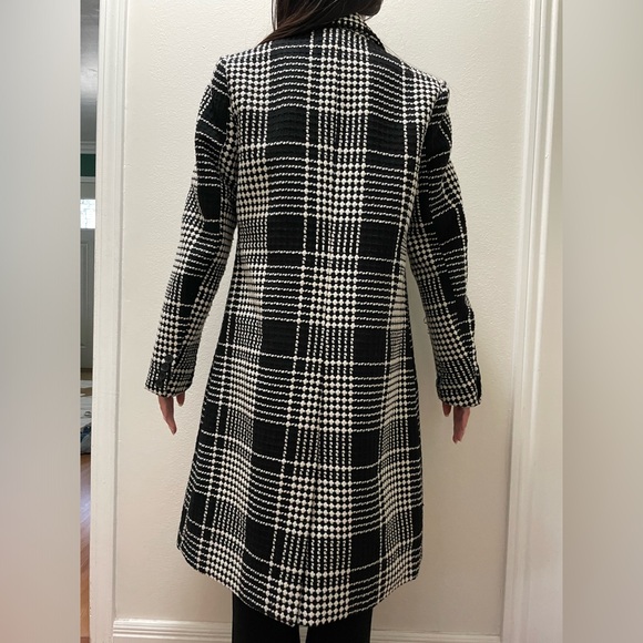 Laura Scott Coat - Picture 2 of 3